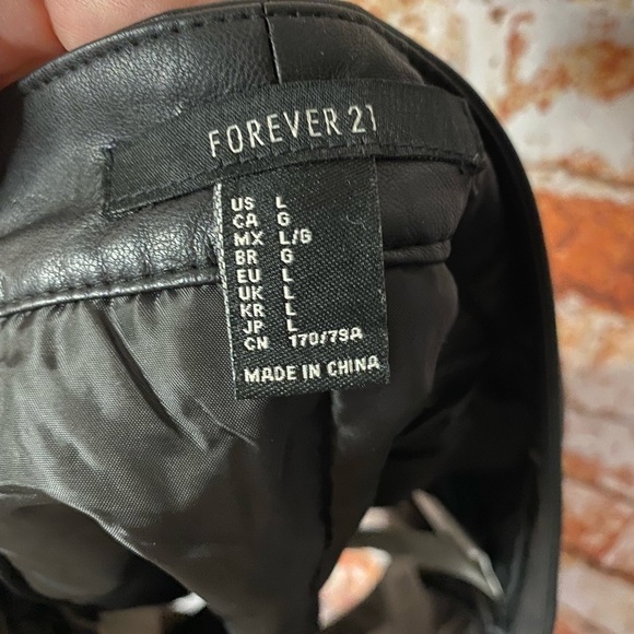 Forever 21 White Woven Tweed Shorts Faux Leather Trim Large - Picture 7 of 7